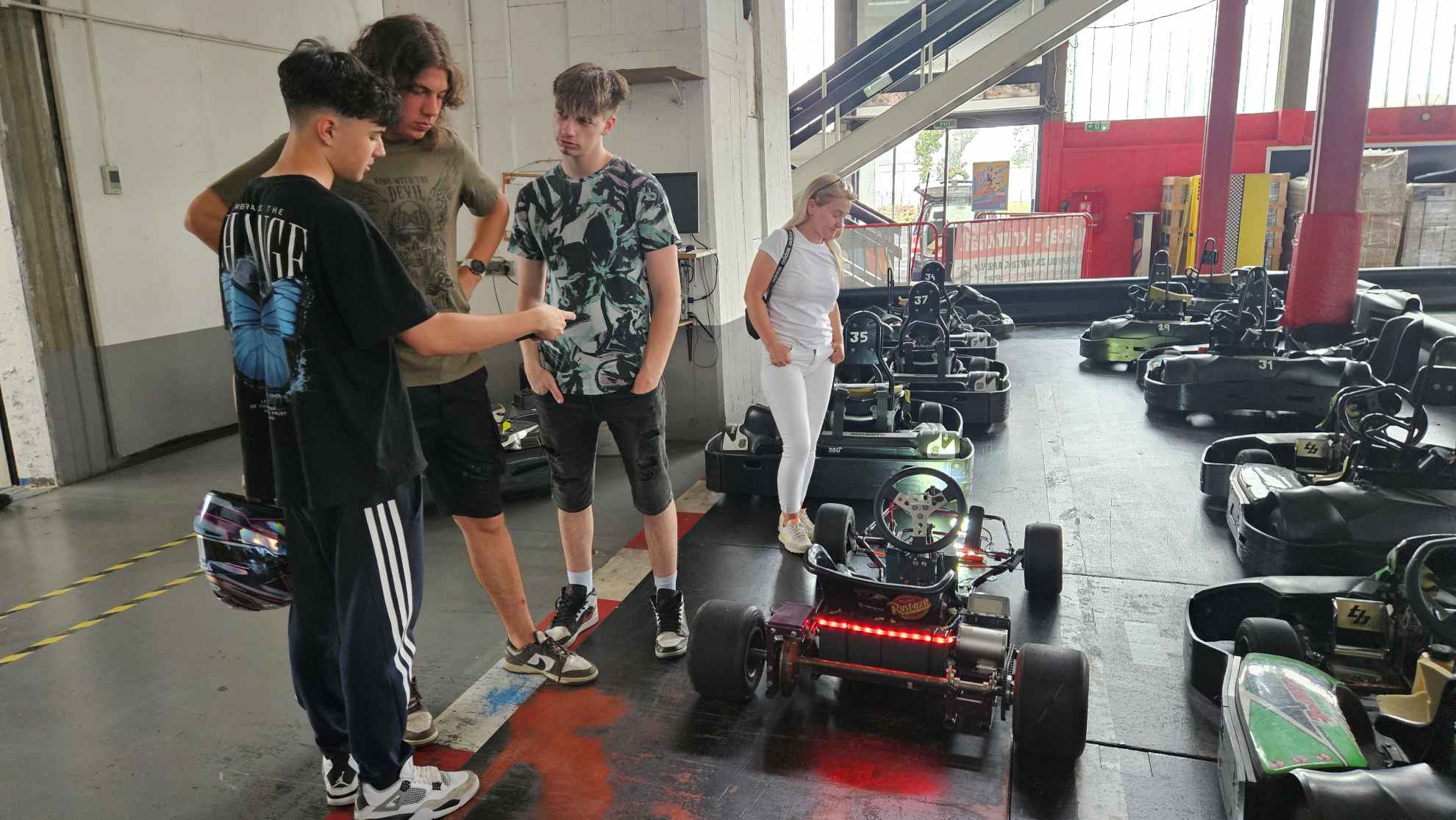 Kad profesorica vjeruje u snove: Učenik u  djedovoj garaži konstruirao električni karting i postao "Mladi Rimac"