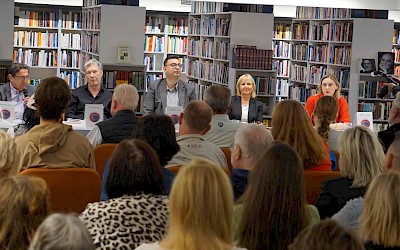 "Pietrov san" Veljka Đorđevića: Književna večer emocija i rođendansko iznenađenje u srcu Zagreba