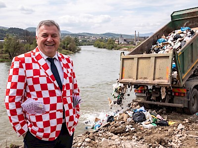 Hrvatska i Liko, voli li vas iko?